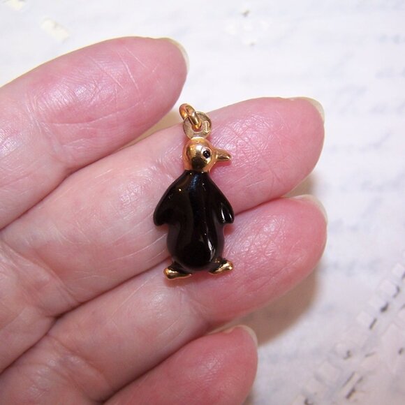 European 9K Gold Black White Enamel Penguin Pendant - Picture 6 of 6